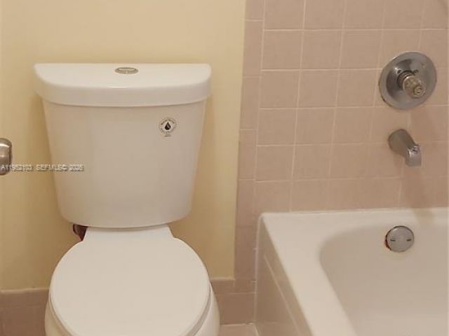 Дом в аренду по адресу 4992 SW 123rd Ter 4992 - фото 7486988