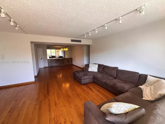 Продажа квартиры #318 - фото 7250027