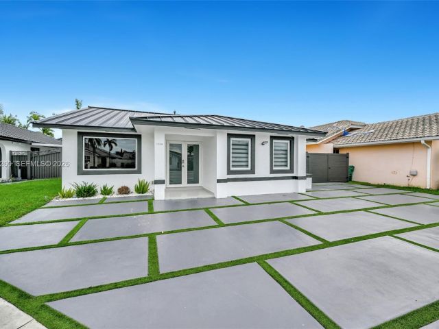 Продажа дома по адресу 13284 SW 39th Street - фото 7439340