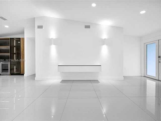 Продажа дома по адресу 13284 SW 39th Street - фото 7439345