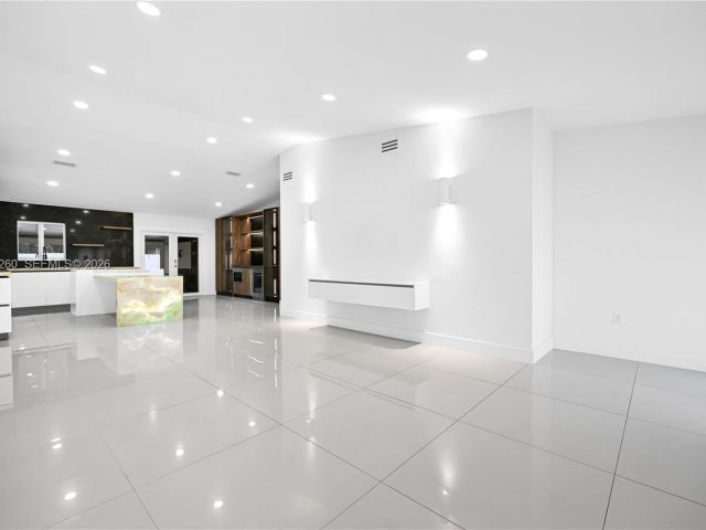 Продажа дома по адресу 13284 SW 39th Street - фото 7439346