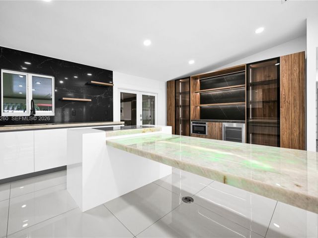 Продажа дома по адресу 13284 SW 39th Street - фото 7439349