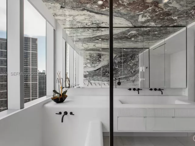 Продажа квартиры #3411 - фото 8974987