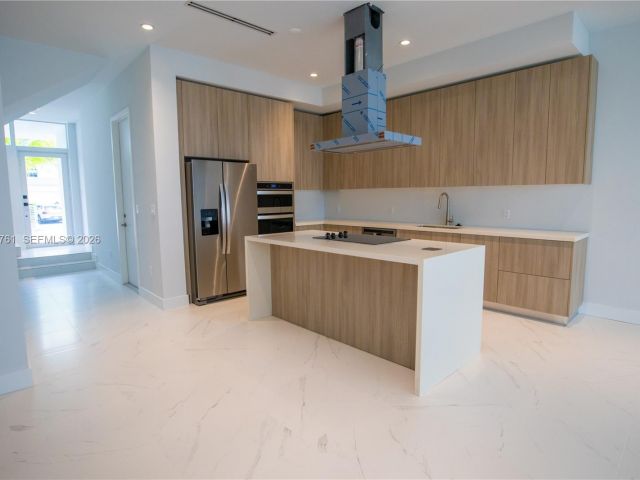 Продажа дома по адресу 3374 Day Ave #B - фото 7439503