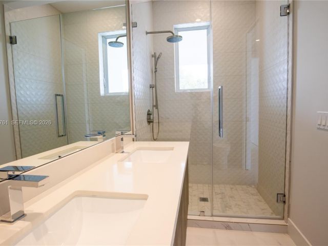 Продажа дома по адресу 3374 Day Ave #B - фото 7439506