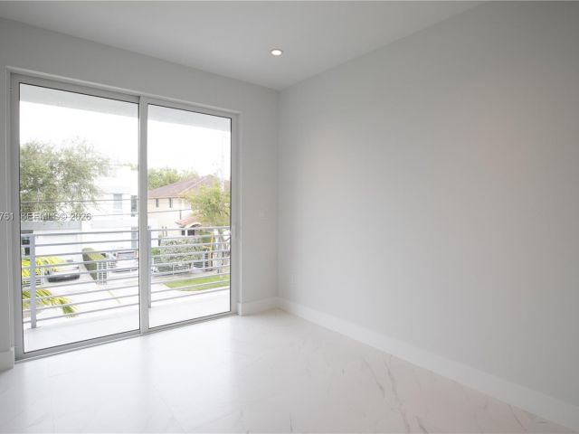 Продажа дома по адресу 3374 Day Ave #B - фото 7439510