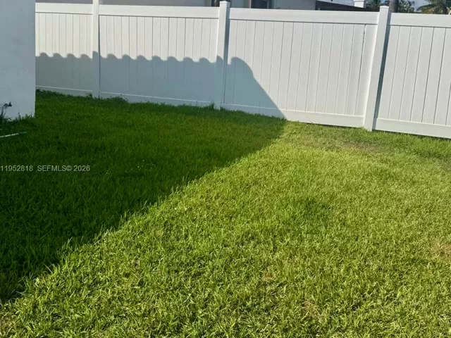 Дом в аренду по адресу 16453 NE 33rd Ave 1 - фото 7252696