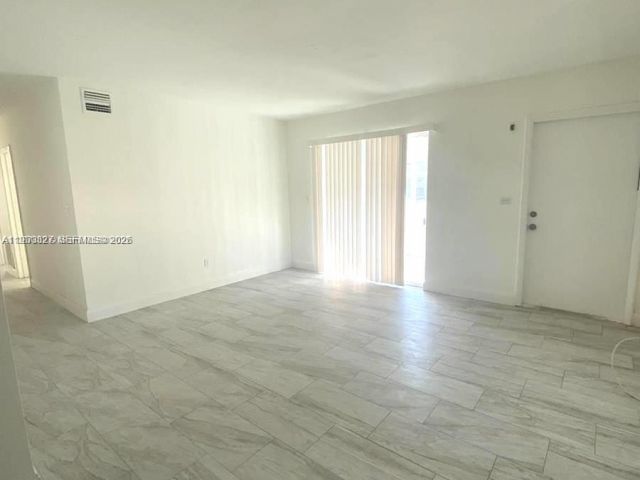 Дом в аренду по адресу 1511 NE 42nd Street - фото 7478090