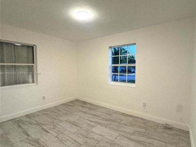 Дом в аренду по адресу 1511 NE 42nd Street - фото 7478098