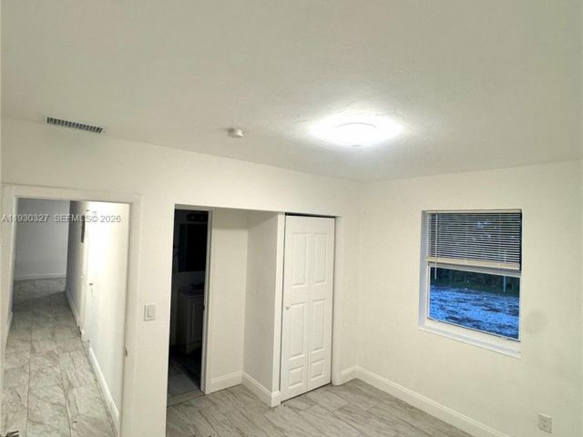 Дом в аренду по адресу 1511 NE 42nd Street - фото 7478099