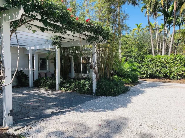 Дом в аренду по адресу 4218 Braganza Ave 4218 - фото 7273306