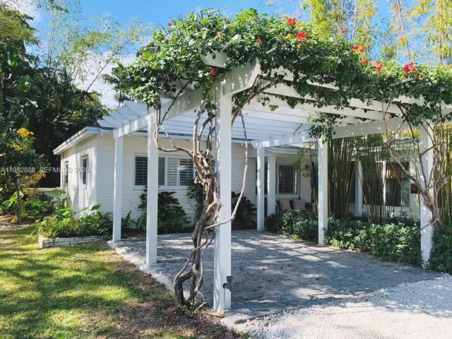 Дом в аренду по адресу 4218 Braganza Ave 4218 - фото 7273307