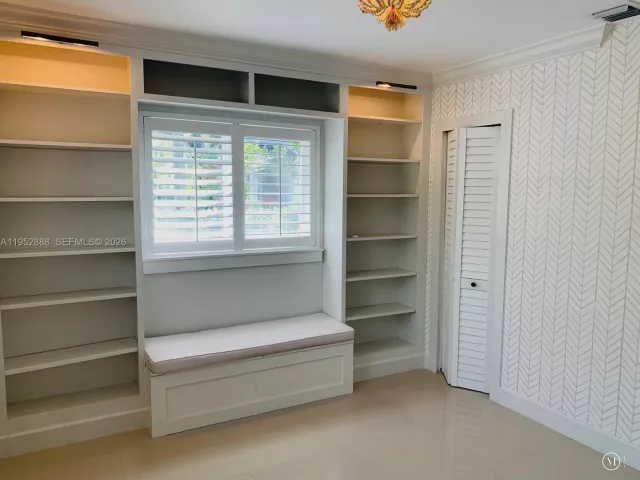 Дом в аренду по адресу 4218 Braganza Ave 4218 - фото 7273293