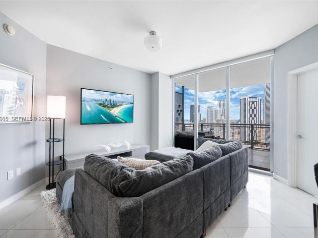 Продажа квартиры #2505 - фото 7294521