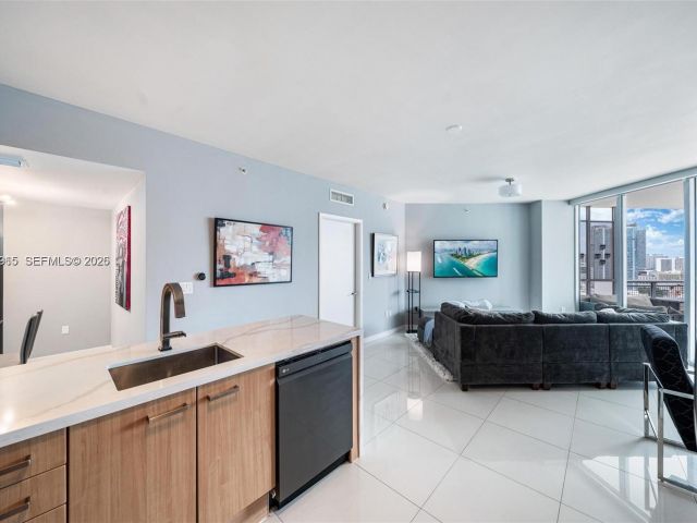 Продажа квартиры #2505 - фото 7294529