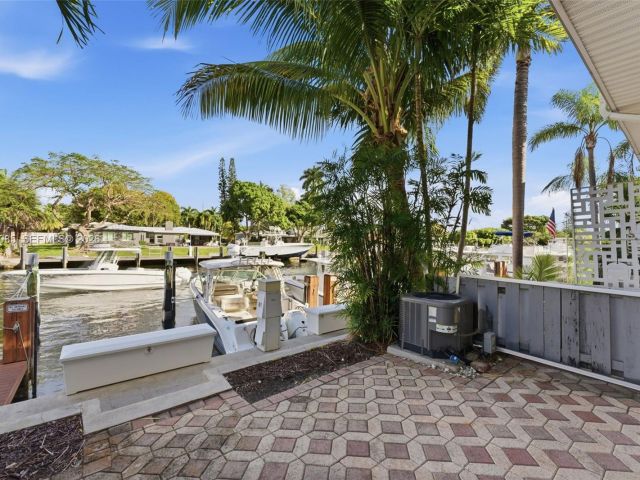 Продажа дома по адресу 2709 NE 15th St - фото 7251029