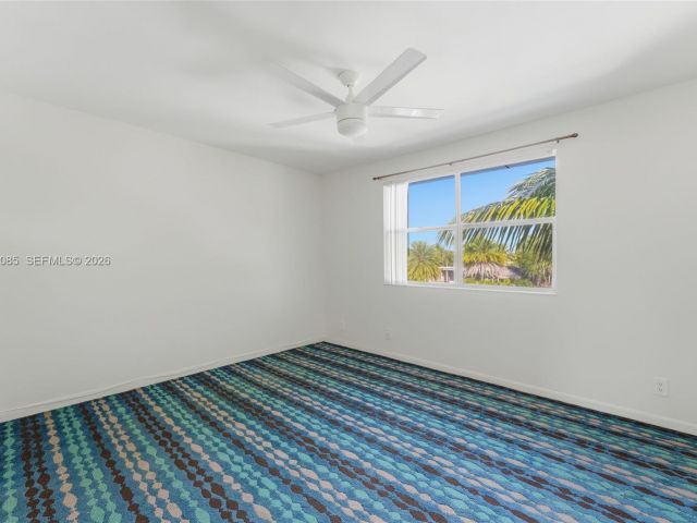 Продажа дома по адресу 2709 NE 15th St - фото 7251033