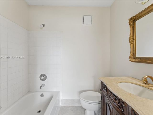 Продажа дома по адресу 2709 NE 15th St - фото 7251034