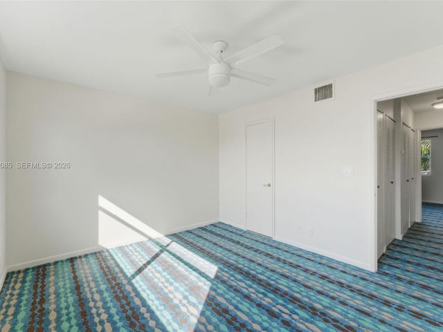 Продажа дома по адресу 2709 NE 15th St - фото 7251036