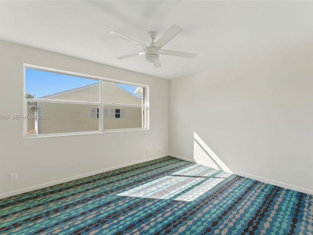 Продажа дома по адресу 2709 NE 15th St - фото 7251037