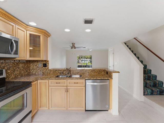 Продажа дома по адресу 2709 NE 15th St - фото 7251044