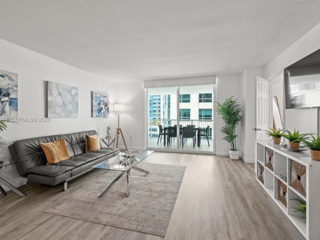 Продажа квартиры #2414 - фото 7265876