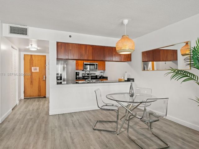 Продажа квартиры #2414 - фото 7265879