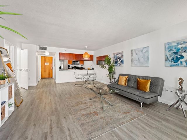 Продажа квартиры #2414 - фото 7265880