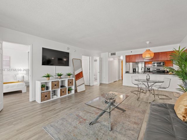 Продажа квартиры #2414 - фото 7265881