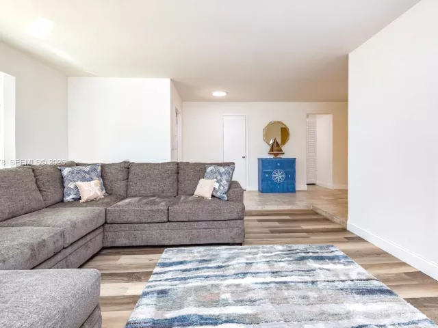 Дом в аренду по адресу 505 Heron Dr 505 - фото 7250627