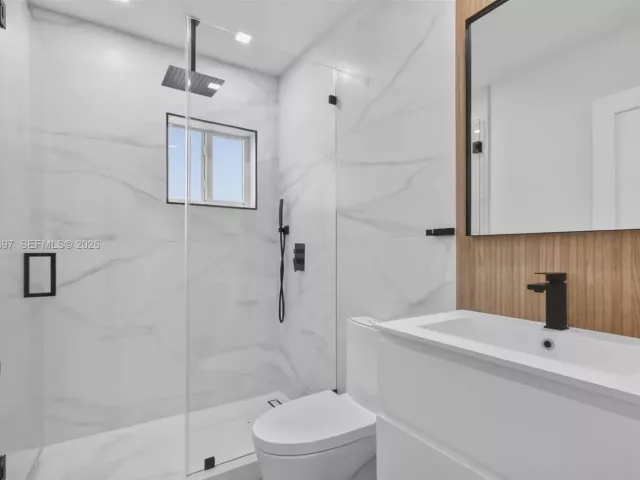 Продажа дома по адресу 1917 N Swinton Ave - фото 7296011