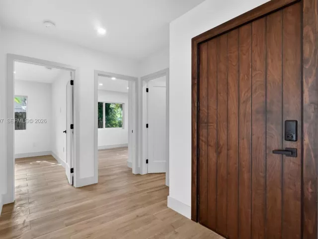 Продажа дома по адресу 1917 N Swinton Ave - фото 7296012