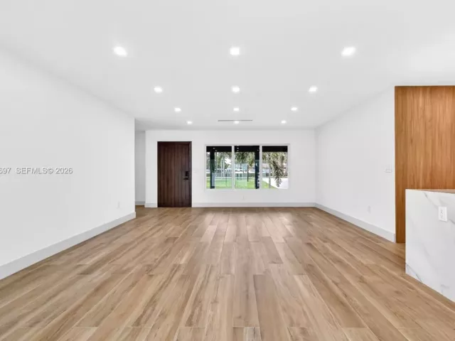 Продажа дома по адресу 1917 N Swinton Ave - фото 7296014