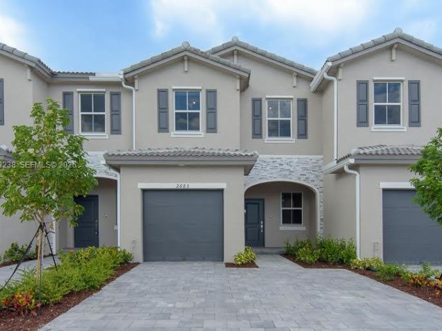 Дом в аренду по адресу 2683 SE 11th St - фото 7459170