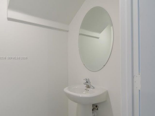 Дом в аренду по адресу 2683 SE 11th St - фото 7459178