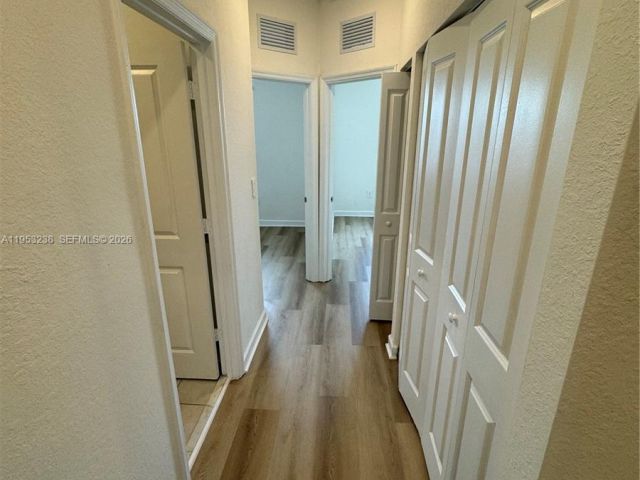 Дом в аренду по адресу 2683 SE 11th St - фото 7459179