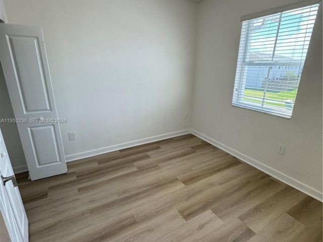 Дом в аренду по адресу 2683 SE 11th St - фото 7459180