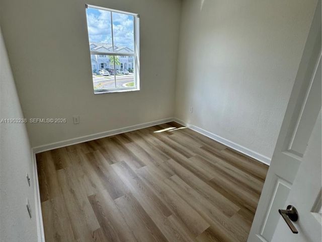 Дом в аренду по адресу 2683 SE 11th St - фото 7459182