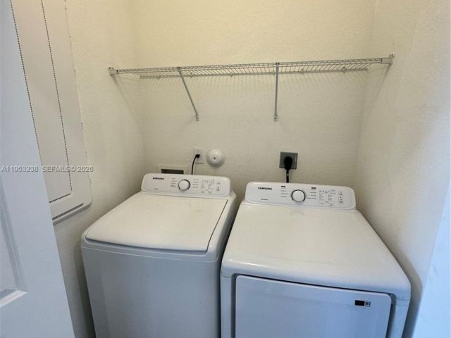 Дом в аренду по адресу 2683 SE 11th St - фото 7459186