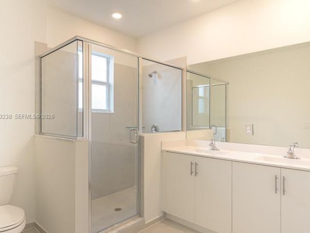 Дом в аренду по адресу 2683 SE 11th St - фото 7459188