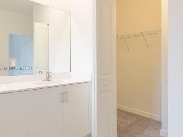 Дом в аренду по адресу 2683 SE 11th St - фото 7459189