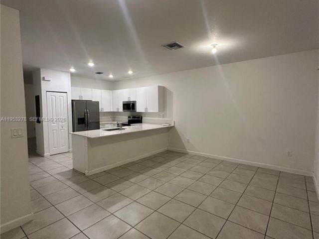 Дом в аренду по адресу 11869 SW 246th Ter 0 - фото 7516195