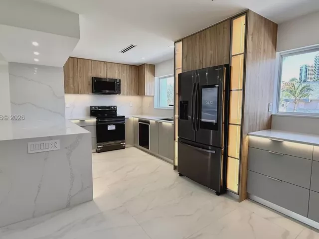 Дом в аренду по адресу 3826 NE 171st St 3826 - фото 7252334