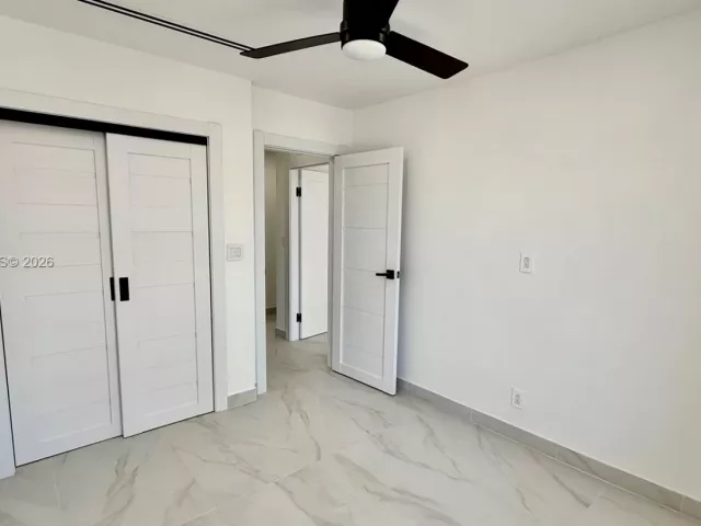 Дом в аренду по адресу 3826 NE 171st St 3826 - фото 7252330