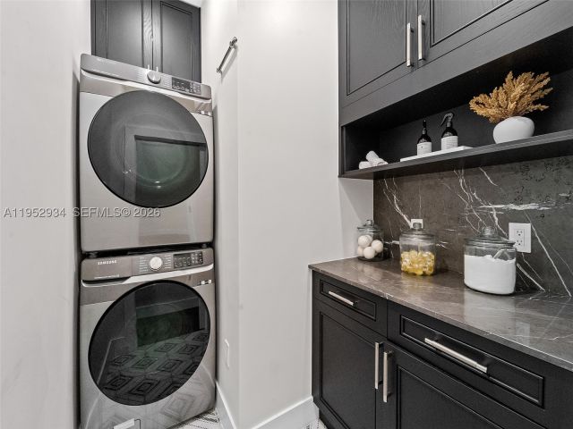 Продажа дома по адресу 1236 Obispo Ave - фото 9377624