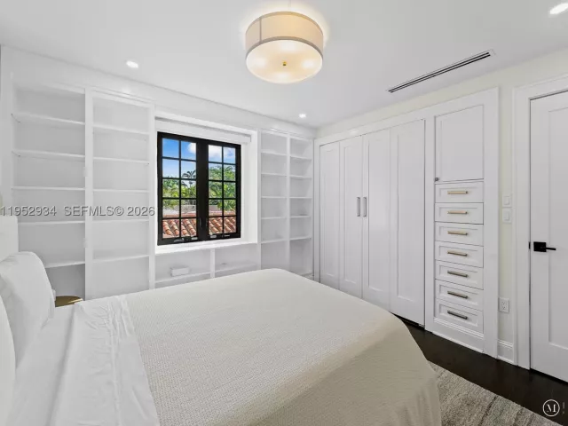 Продажа дома по адресу 1236 Obispo Ave - фото 9377615