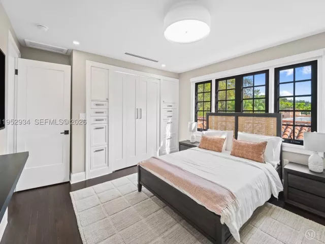 Продажа дома по адресу 1236 Obispo Ave - фото 9377617