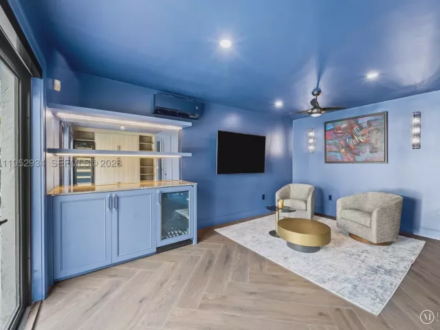 Продажа дома по адресу 1236 Obispo Ave - фото 9377621