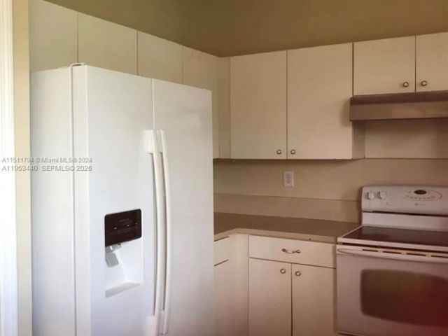 Дом в аренду по адресу 27550 SW 138th Path 0 - фото 7427718