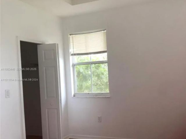 Дом в аренду по адресу 27550 SW 138th Path 0 - фото 7427724